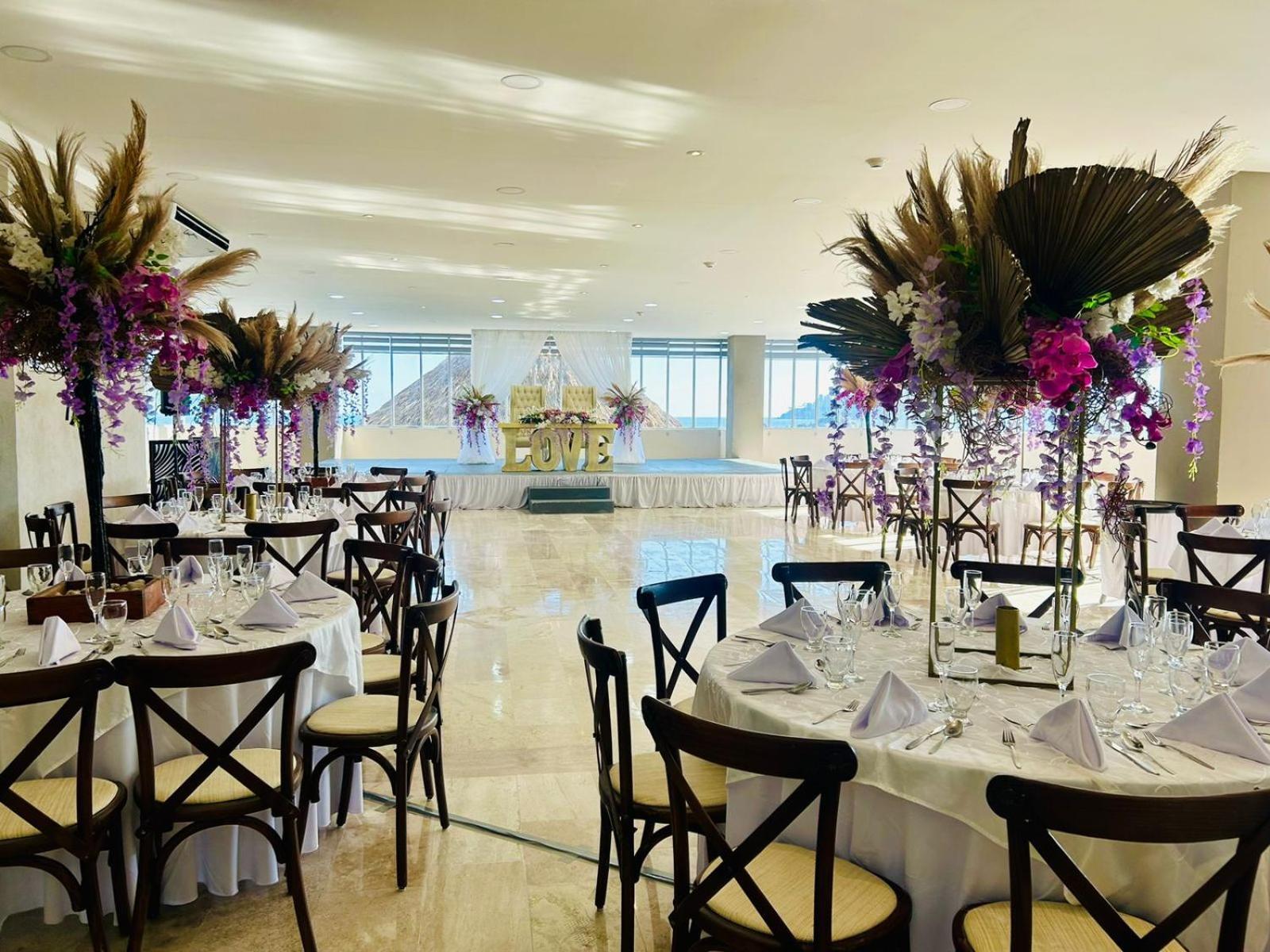 Ritz Acapulco All Inclusive Екстер'єр фото A wedding reception at the Four Seasons Hotel, Mexico City