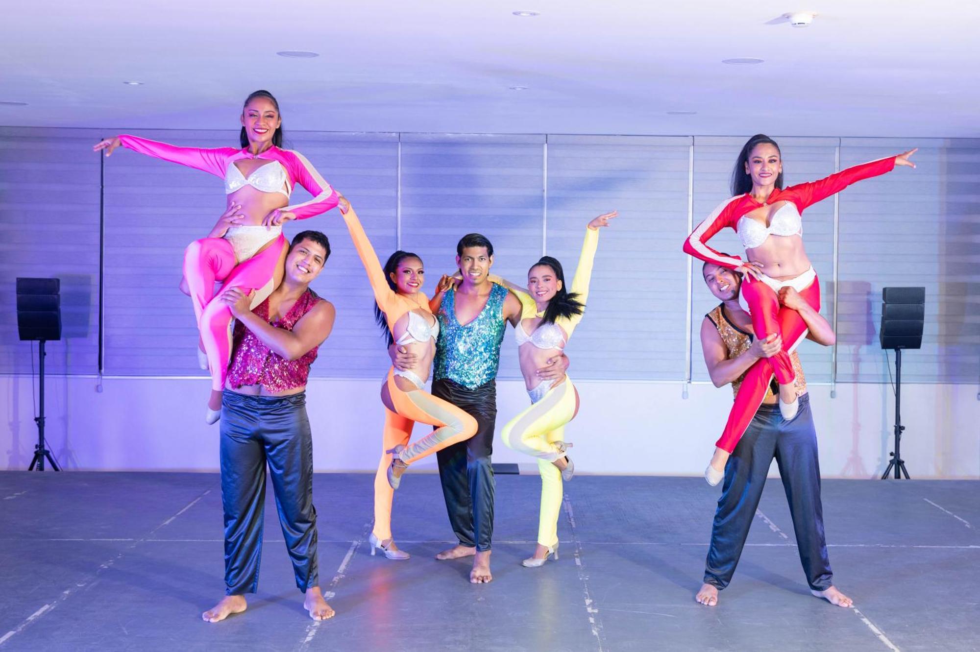 Ritz Acapulco All Inclusive Екстер'єр фото The 2012 Philippine National Dance Company