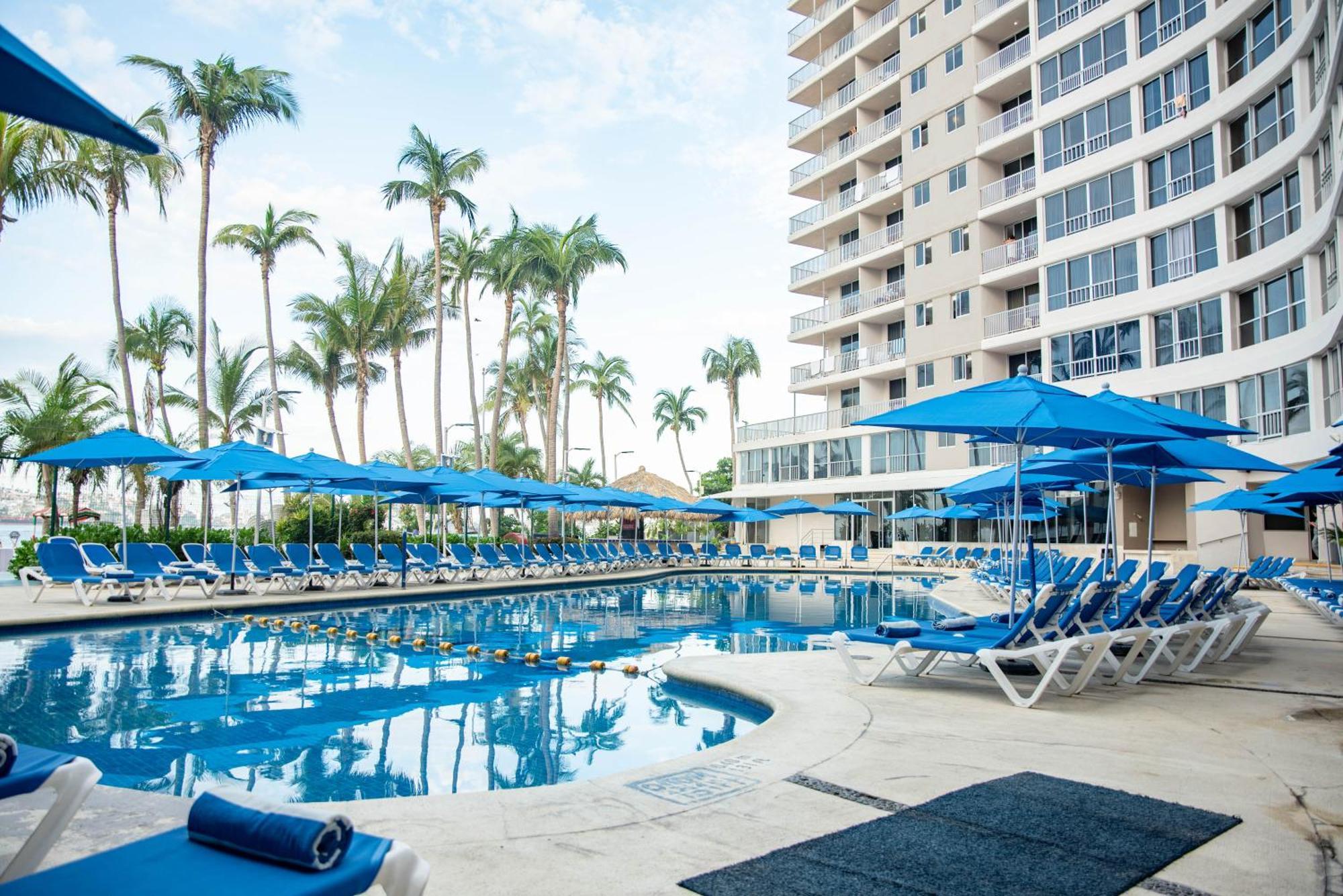Ritz Acapulco All Inclusive Екстер'єр фото Pool at the Hilton Los Cabos