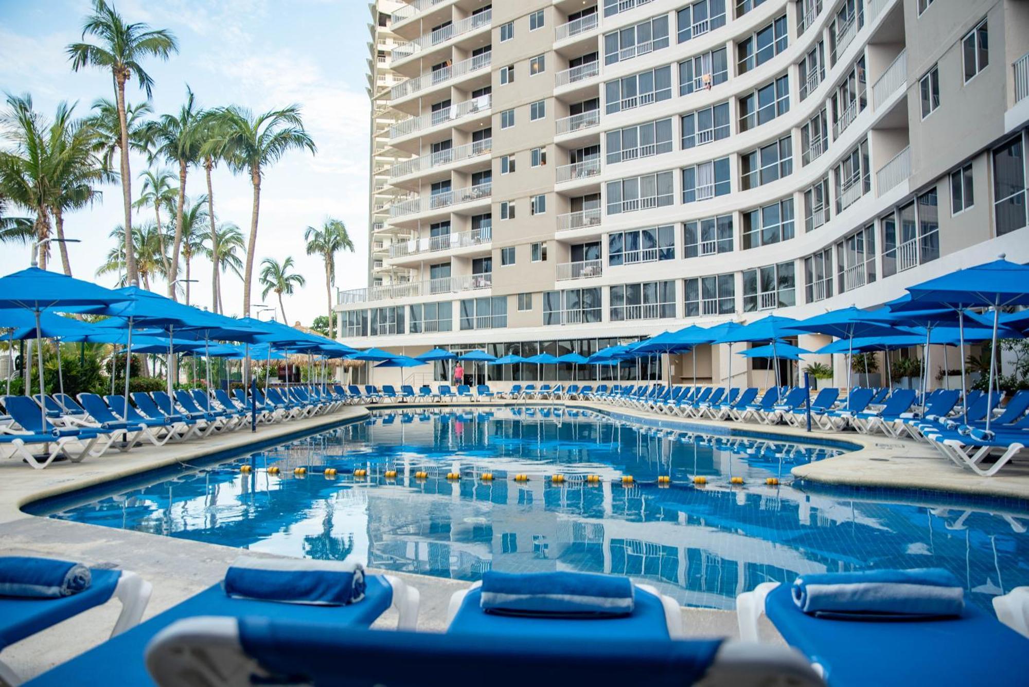 Ritz Acapulco All Inclusive Екстер'єр фото The pool at the Royal Hawaiian Hotel