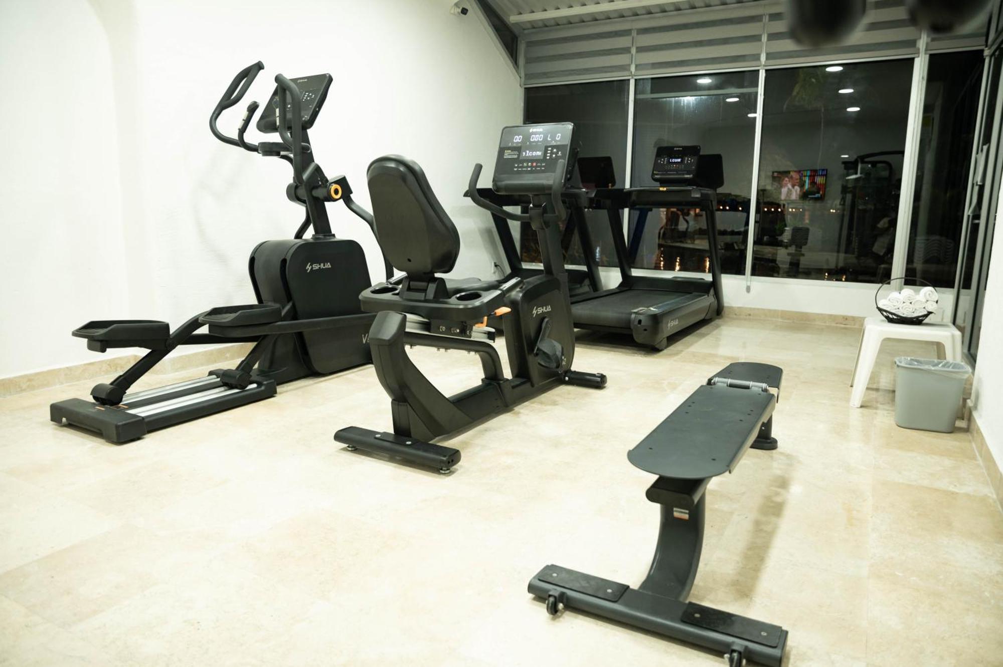 Ritz Acapulco All Inclusive Екстер'єр фото Elliptical trainer