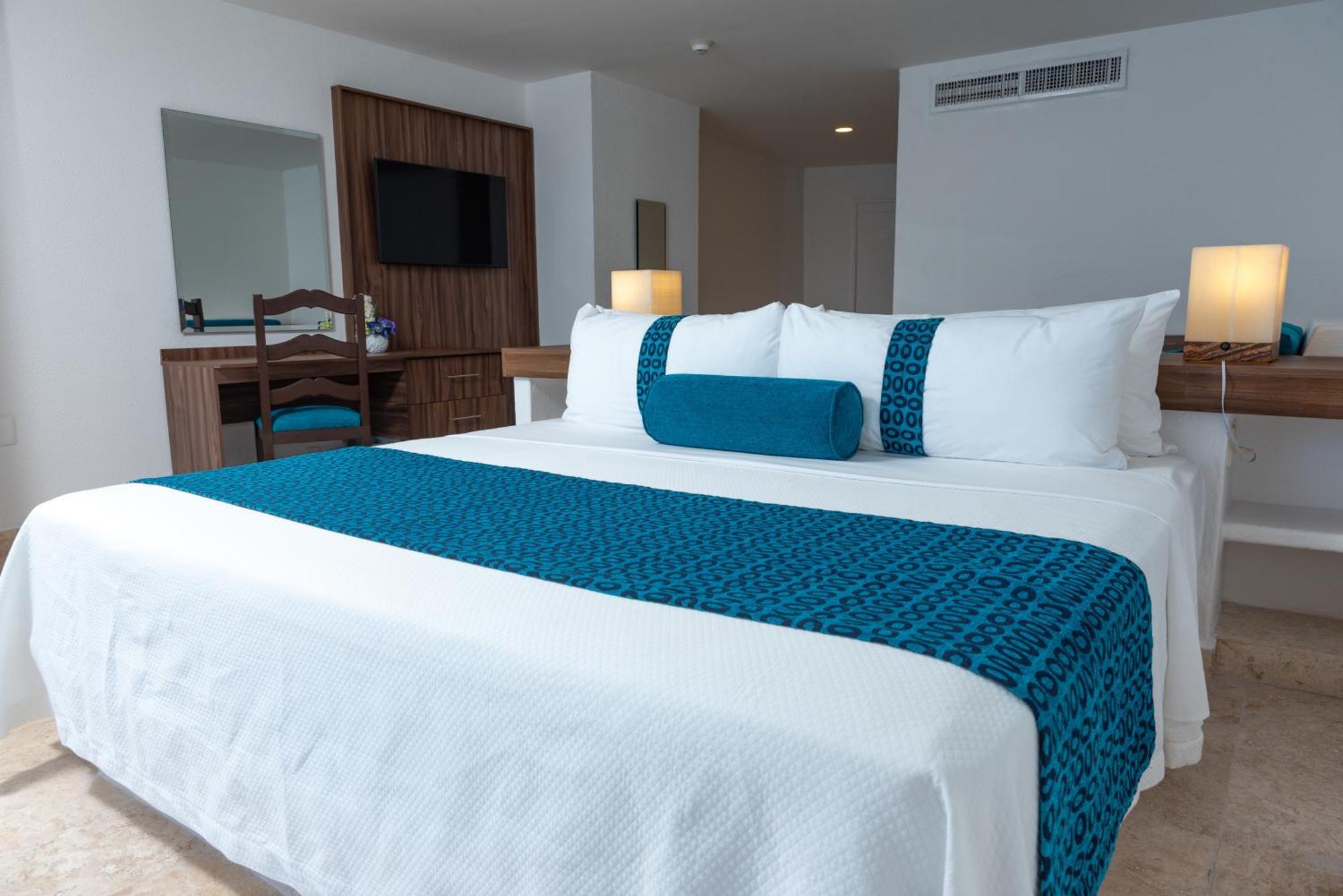 Ritz Acapulco All Inclusive Екстер'єр фото A bed runner