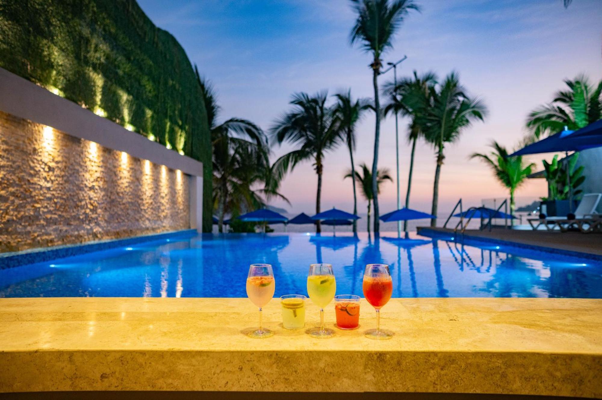 Ritz Acapulco All Inclusive Екстер'єр фото Infinity pool at the hotel