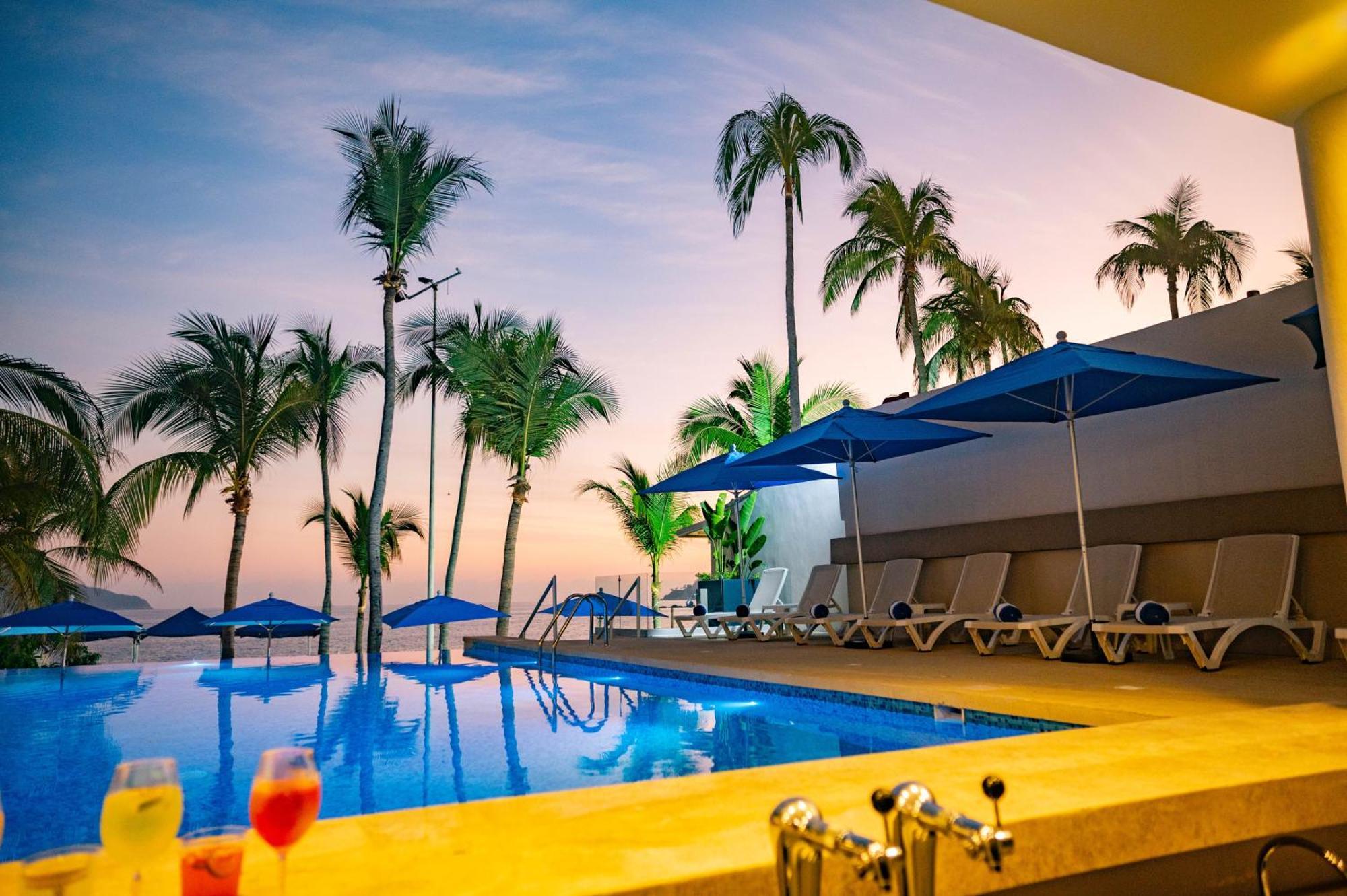 Ritz Acapulco All Inclusive Екстер'єр фото The swimming pool at the hotel